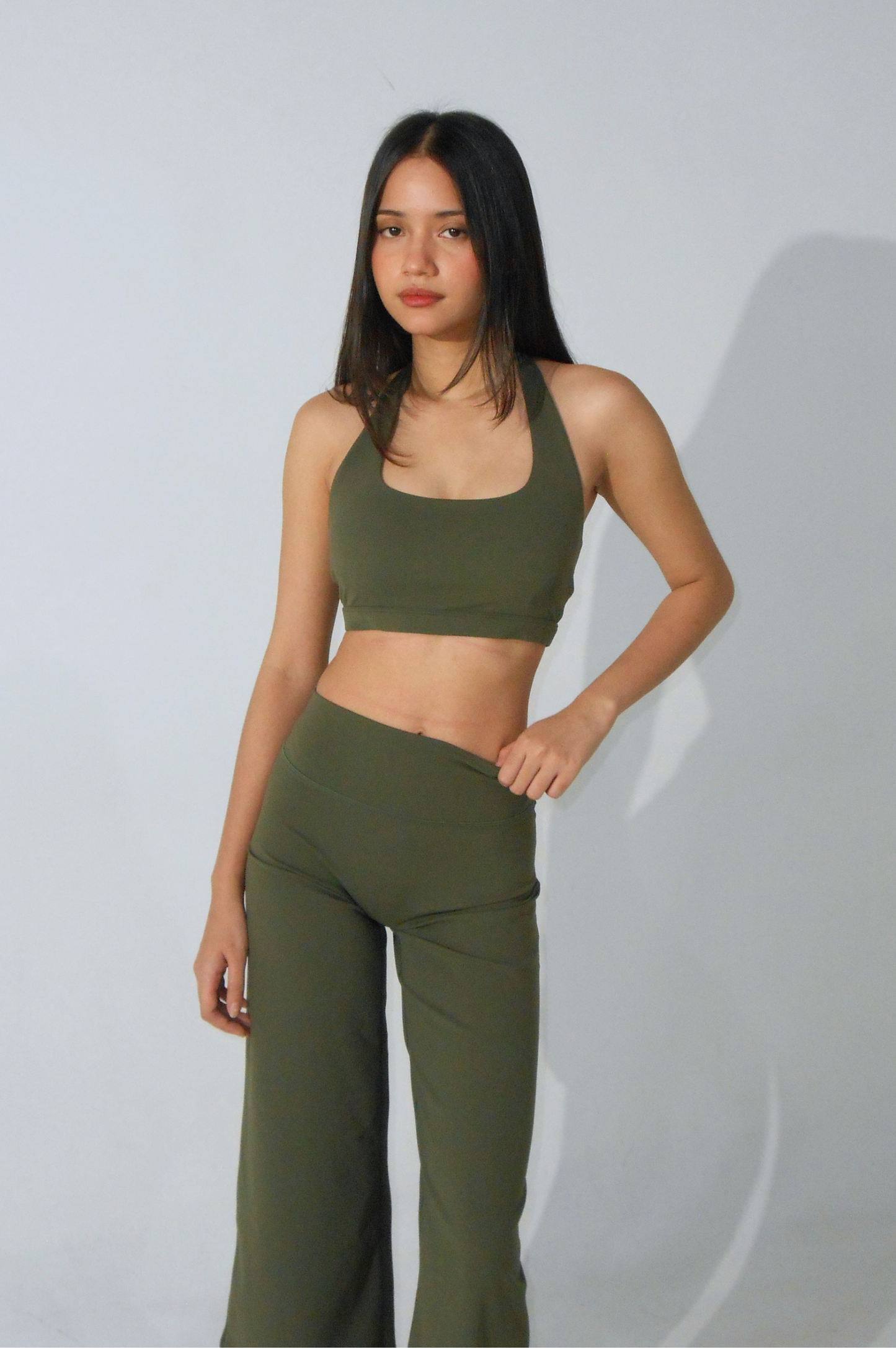 Suki Halter Sportsbra - Olive green