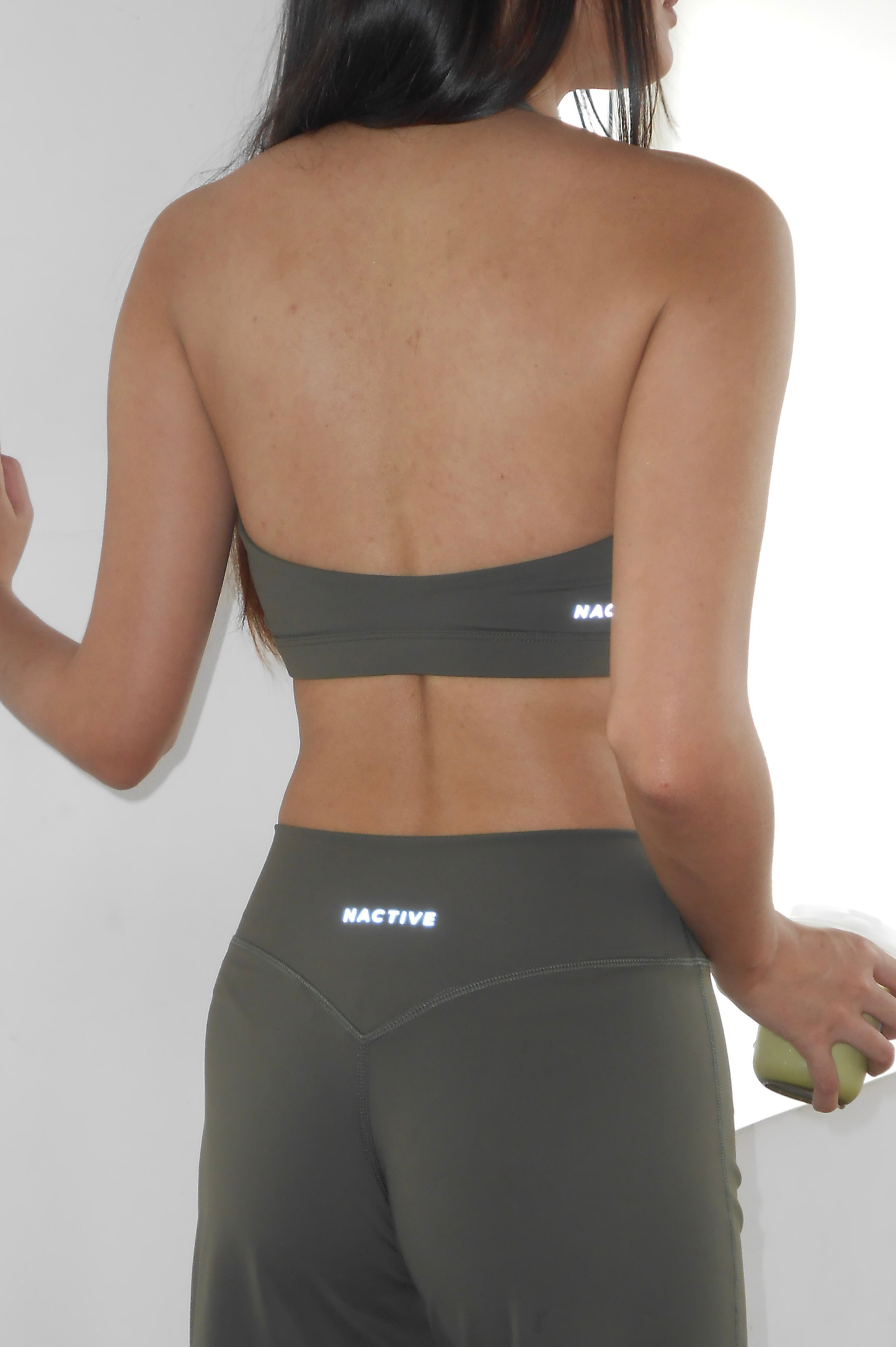 Suki Halter Sportsbra - Olive green