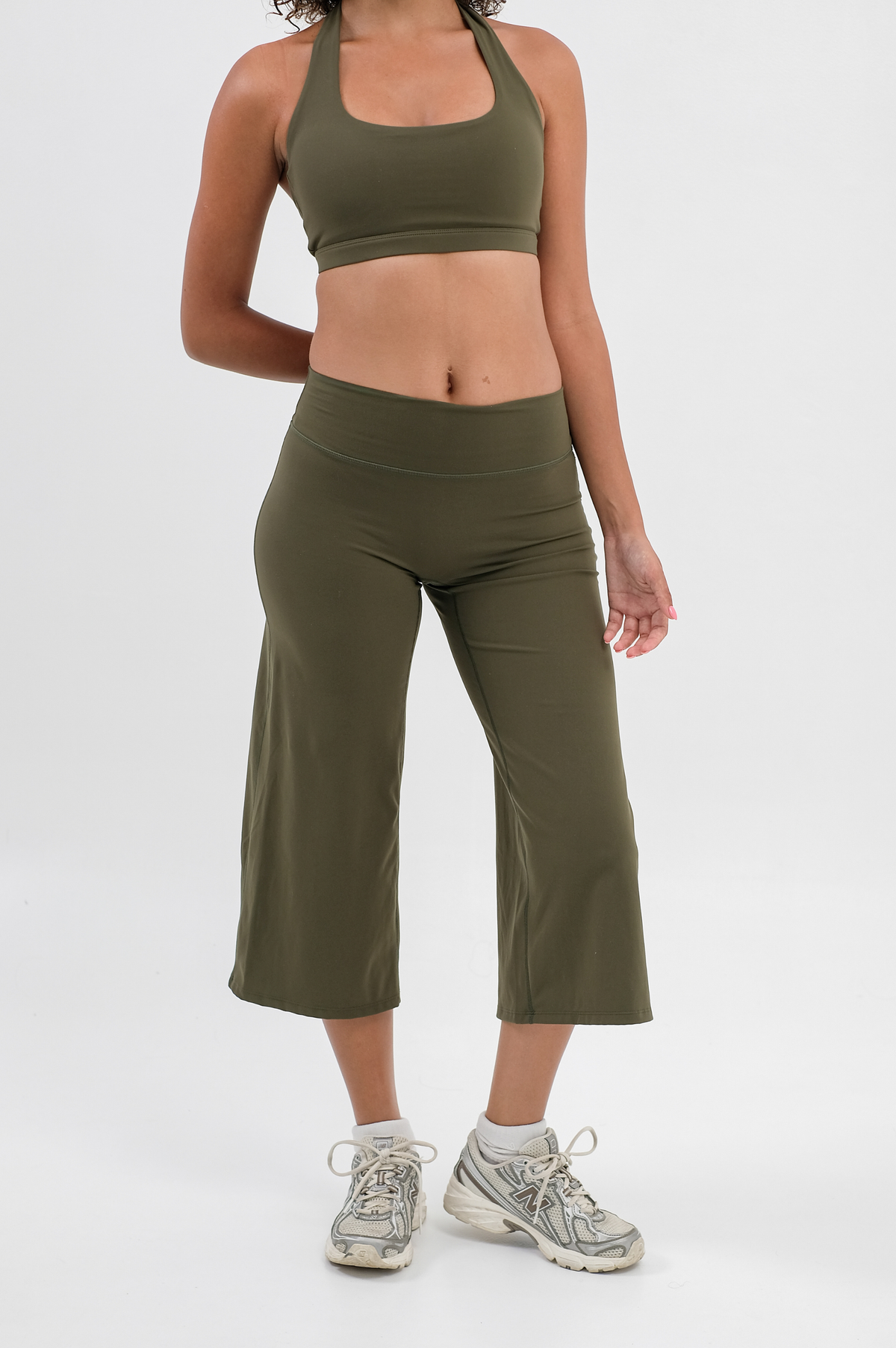 Motion Wide Leg Capri Pants - Olive green